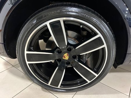 2023 Porsche Cayenne - thumbnail 14