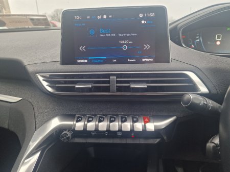 2018 Peugeot 5008 - thumbnail 12