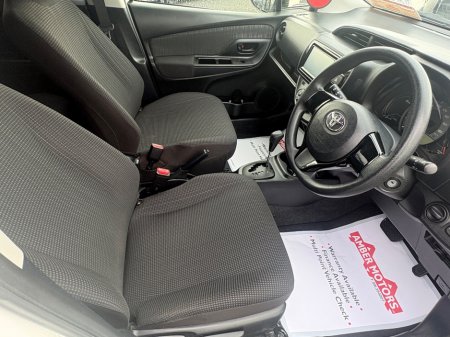 2017 Toyota Yaris - thumbnail 18