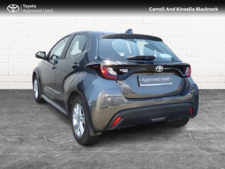 2023 Toyota Yaris - thumbnail 2