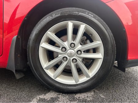 2011 Toyota Auris - thumbnail 5