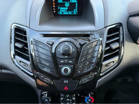 2015 Ford Fiesta - thumbnail 18