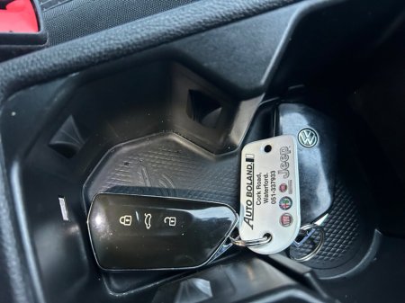 2021 Volkswagen Golf 1.0 TSI 90HP €19,850 thumbnail