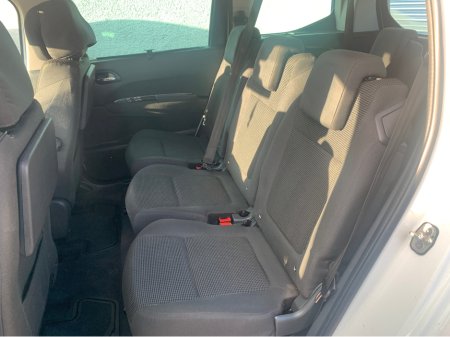 2015 Peugeot 5008 ACTIVE FAMILY 1.6 HDI 4DR €6,000 thumbnail