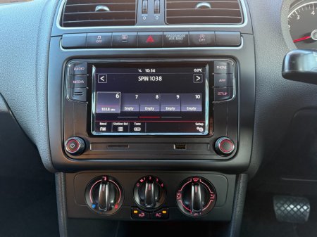 2013 Volkswagen Polo - thumbnail 15