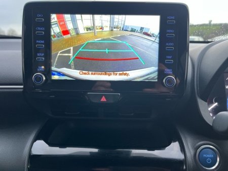 2024 Toyota Yaris Cross YARIS CROSS LUNA SPORT thumbnail