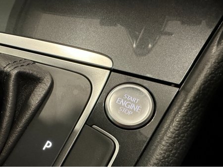 2019 Volkswagen Golf (192) GOLF 2.0TDI DSG 150 BHP COMFORTLINE LOW KMS VW/AUDI SPECIALISTS WWW.DENISDARCYCARS.IE €21,950 thumbnail