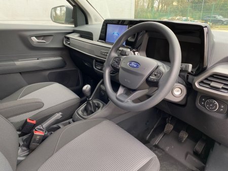 2026 Ford Transit Courier - thumbnail 6