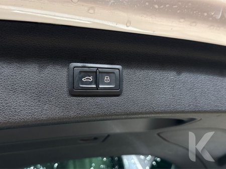 2017 Audi Q3 1.4 TFSI - AUTOMATIC - ALLOY WHEELS - ELECTRIC TAILGATE - MULTI FUNCTION STEERING WHEEL - CRUISE CONTROL - REVERSE CAMERA €18,950 thumbnail