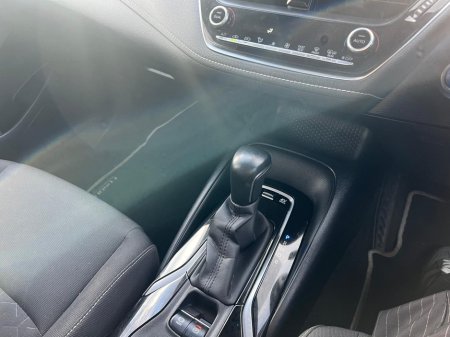 2021 Toyota Corolla 1.8 Hybrid Luna Hatchback €21,500 thumbnail