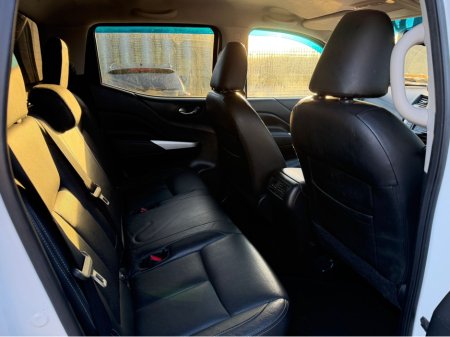 2016 Nissan Navara - thumbnail 11