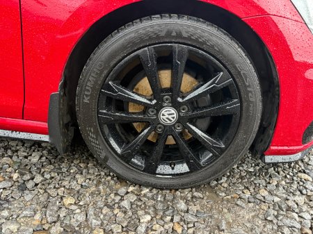 2018 Volkswagen Golf  €16,500 thumbnail