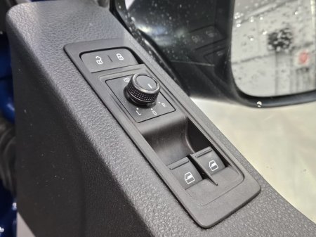 2019 Volkswagen Transporter  thumbnail