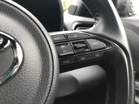 2023 Toyota Yaris Cross LUNA SPORT - GRANDONS €27,995 thumbnail