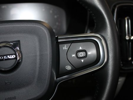 2020 Volvo XC40 - thumbnail 24