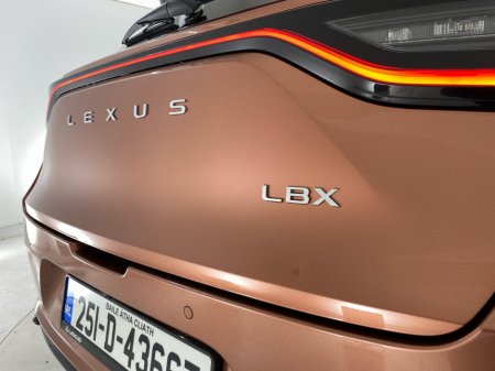 2025 Lexus LBX Emotion €42,650 thumbnail