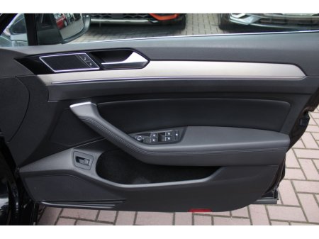 2018 Volkswagen Passat - thumbnail 10