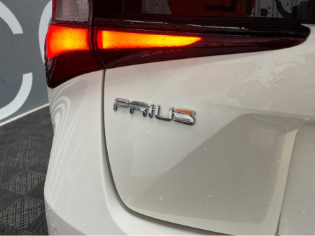 2017 Toyota Prius €21950 2022 TOYOTA PRIUS S 1.8 AUTOMATIC / CRUISE CONTROL AND MORE €21,950 thumbnail