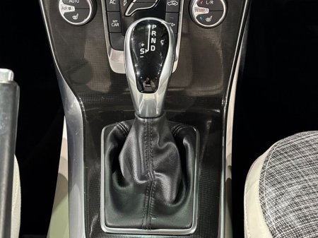 2018 Volvo V40 - thumbnail 19