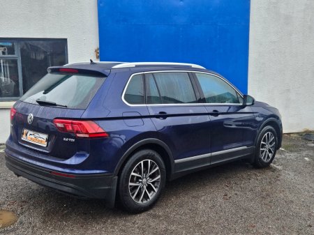 2017 Volkswagen Tiguan - thumbnail 3