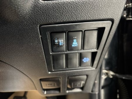 2022 Toyota Hilux 2.4 SR5 DOUBLE CAB 4DR €33,995 thumbnail