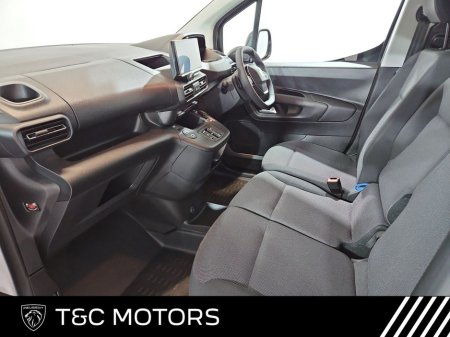 2025 Peugeot Partner Pro Plus, Automatic with Comfort Pack €25,606