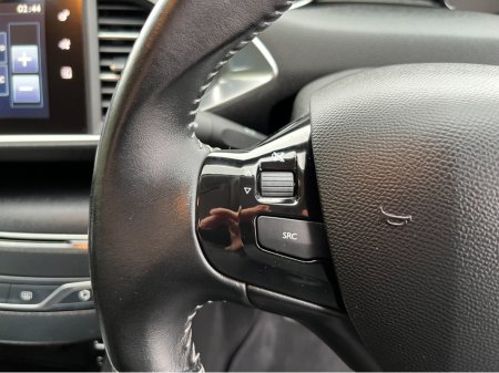 2017 Peugeot 308 - thumbnail 20