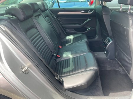 2015 Volkswagen Passat - thumbnail 9