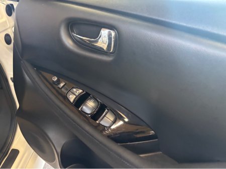 2019 Nissan Leaf - thumbnail 6