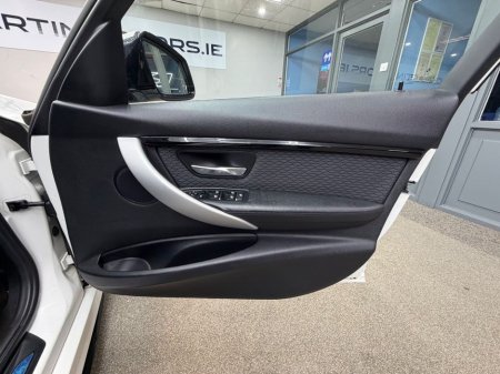 2016 BMW 3 Series - thumbnail 28