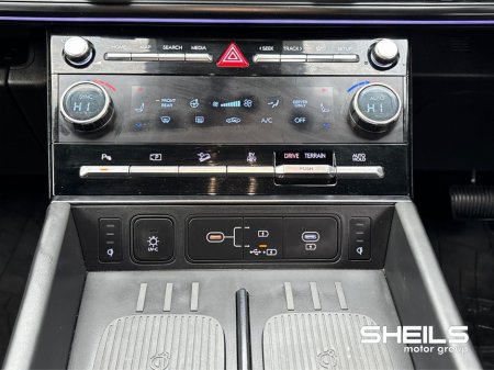 2024 Hyundai Santa Fe 1.6 PHEV 4WD Premium Calligraphy €58,950 thumbnail