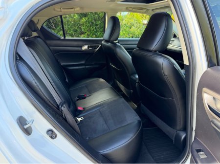 2016 Lexus CT 200 h - thumbnail 17