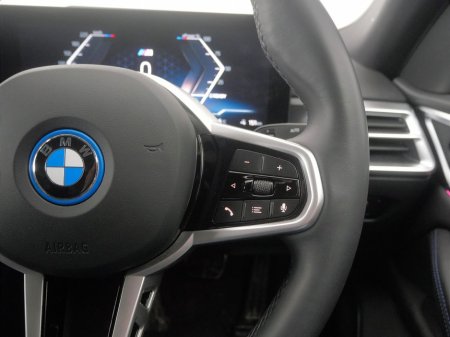 2025 BMW i4 - thumbnail 18