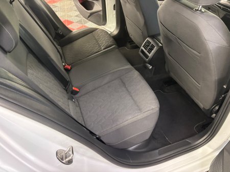 2025 Volkswagen Golf GOLF EDITION 75 2.0 TDI 116HP €33,950 thumbnail