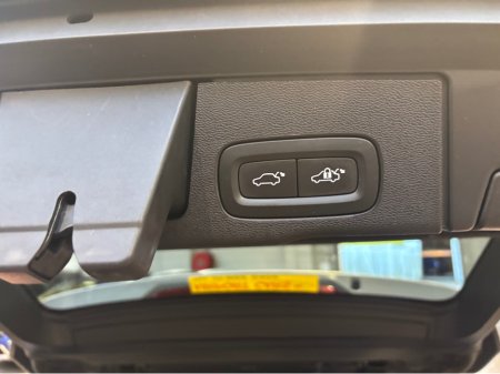 2023 Volvo XC60 T6 PHEV PLUS DARK AWD 5DR AUTO €39,750 thumbnail