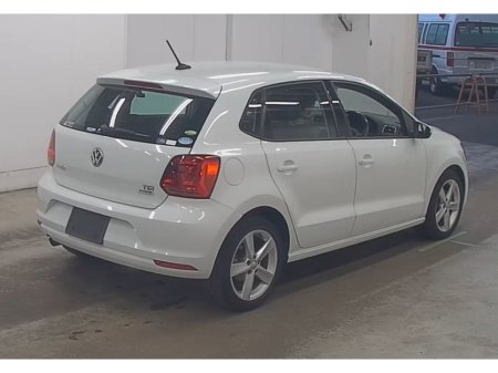 2016 Volkswagen Polo  €12,950 thumbnail