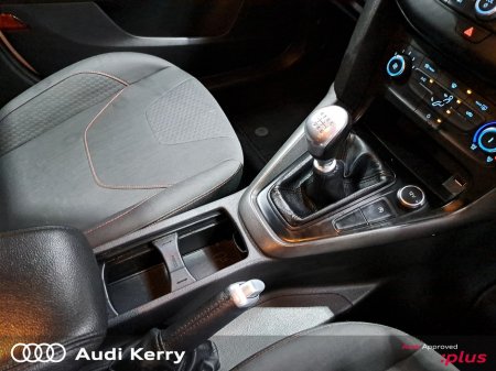 2018 Ford Focus - thumbnail 18