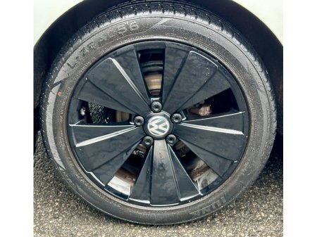 2016 Volkswagen Beetle - thumbnail 17