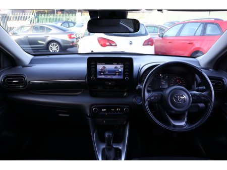 2023 Toyota Yaris HYBRID LUNA 4DR AUTO Great Spec 12 Months Warranty €18,495 thumbnail