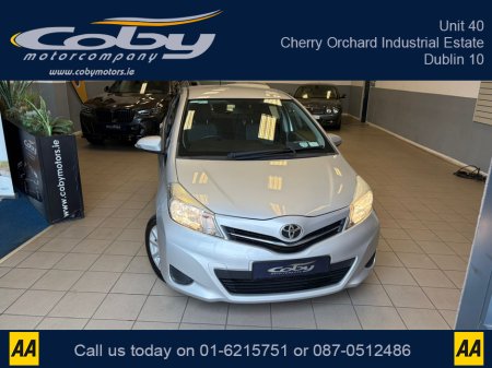 2014 Toyota Yaris - thumbnail 2