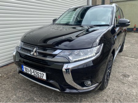 2016 Mitsubishi Outlander - thumbnail 5