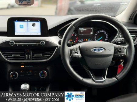 2019 Ford Focus - thumbnail 3