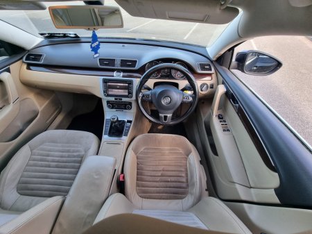 2011 Volkswagen Passat - thumbnail 18