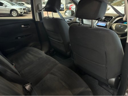 2017 Nissan Leaf - thumbnail 8