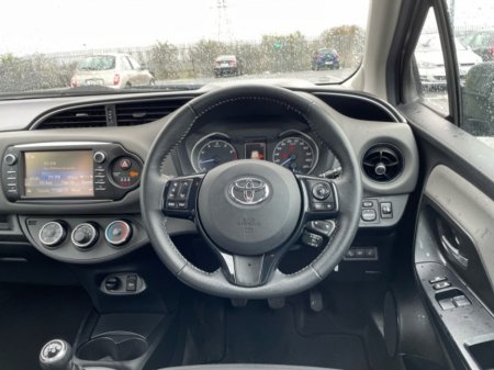 2020 Toyota Yaris - thumbnail 9