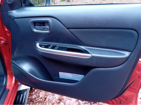 2019 Mitsubishi L200 " INTENSE " 6 SPEED 4DR 2.3 DID  4x4  6 SPEED @ REDDY2DRIVE LTD €25,000 thumbnail