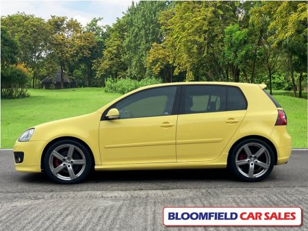 2009 Volkswagen Golf - view 4