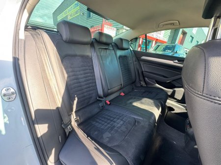 2016 Volkswagen Passat - thumbnail 12