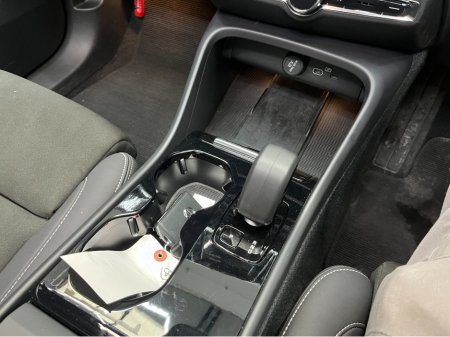 2023 Volvo XC40 - thumbnail 22