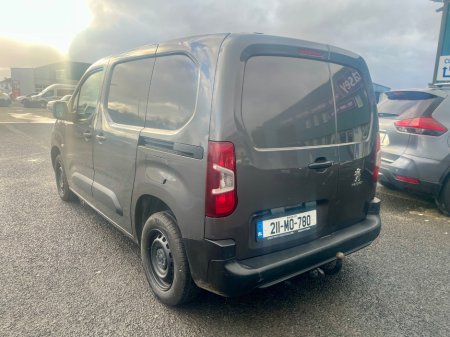 2021 Peugeot Partner - view 2